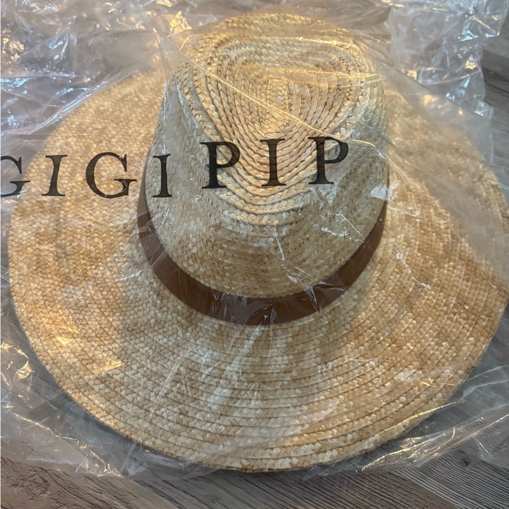 New in bag Gigi Pop straw hat neutral with brown
